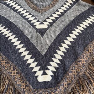 Elegant Gray and Cream Patterned Shall